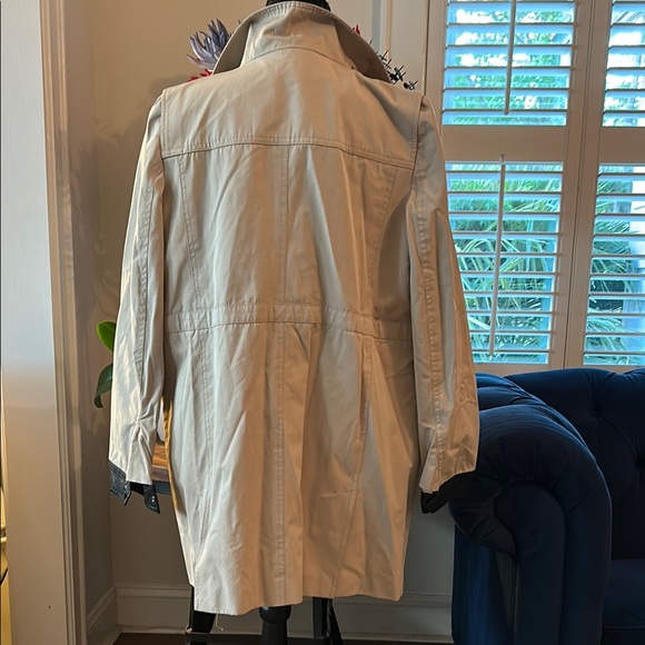 Ann Taylor Cream and Black Trench Coat Modern Design - Picture 6 of 6